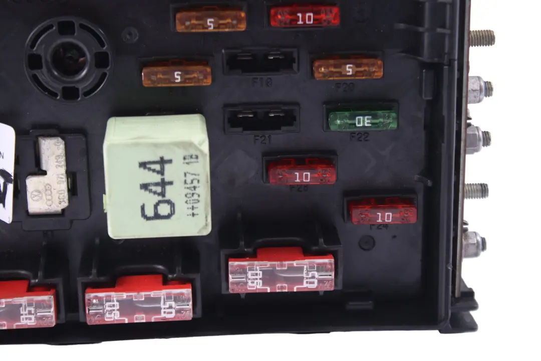 Fuse Box Relay Electrical Module Unit to Volkswagen VW Passat B6 with Part number 3C0937125 Volkswagen VW Passat B6 Fuse Box Relay Electrical Module Unit - SKU 3c0937125 - Part number 3C0937125