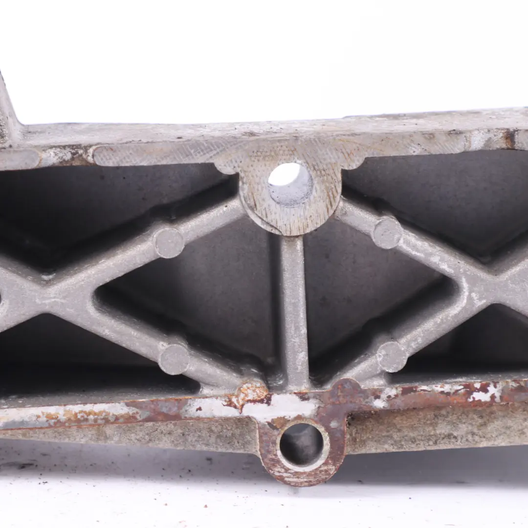 Suspension Bracket Mount Support Right O/S to Iveco Daily II Engine with Part number 504050580 Iveco Daily II Engine Suspension Bracket Mount Support Right O/S - SKU 504050580 - Part number 504050580