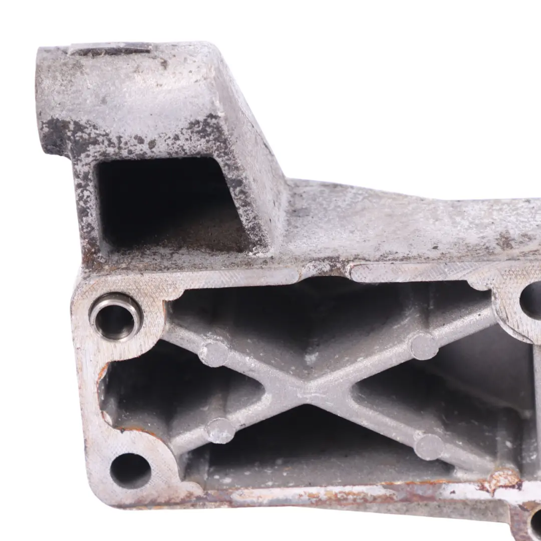 Support de Suspension Moteur Support Droit pour Iveco Daily II à propos du numéro de pièce 504050580 Iveco Daily II Support de Suspension Moteur Support Droit - SKU 504050580 - Numéro de pièce 504050580