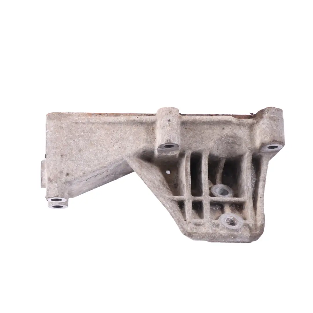 Support de Suspension Moteur Support Droit pour Iveco Daily II à propos du numéro de pièce 504050580 Iveco Daily II Support de Suspension Moteur Support Droit - SKU 504050580 - Numéro de pièce 504050580