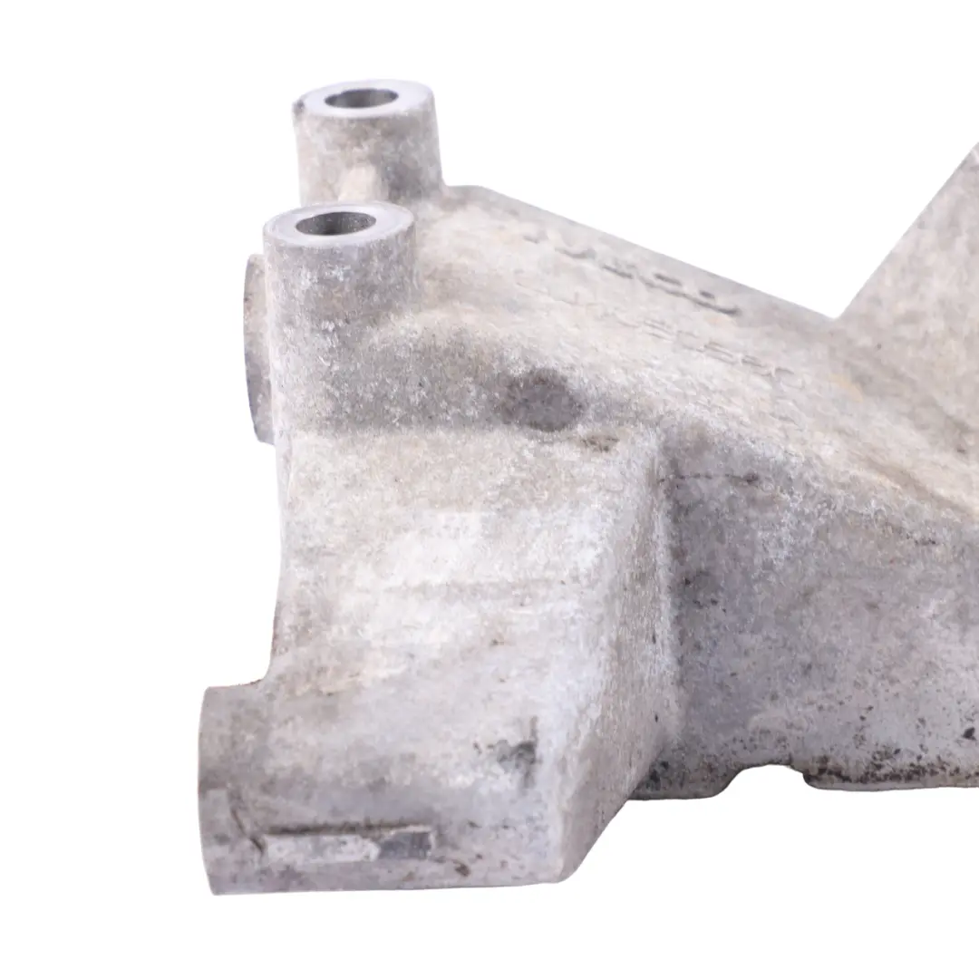 Supporto supporto sospensione motore destro per Iveco Daily II con numero di parte 504050580 Iveco Daily II Supporto supporto sospensione motore destro - SKU 504050580 - Numero di parte 504050580