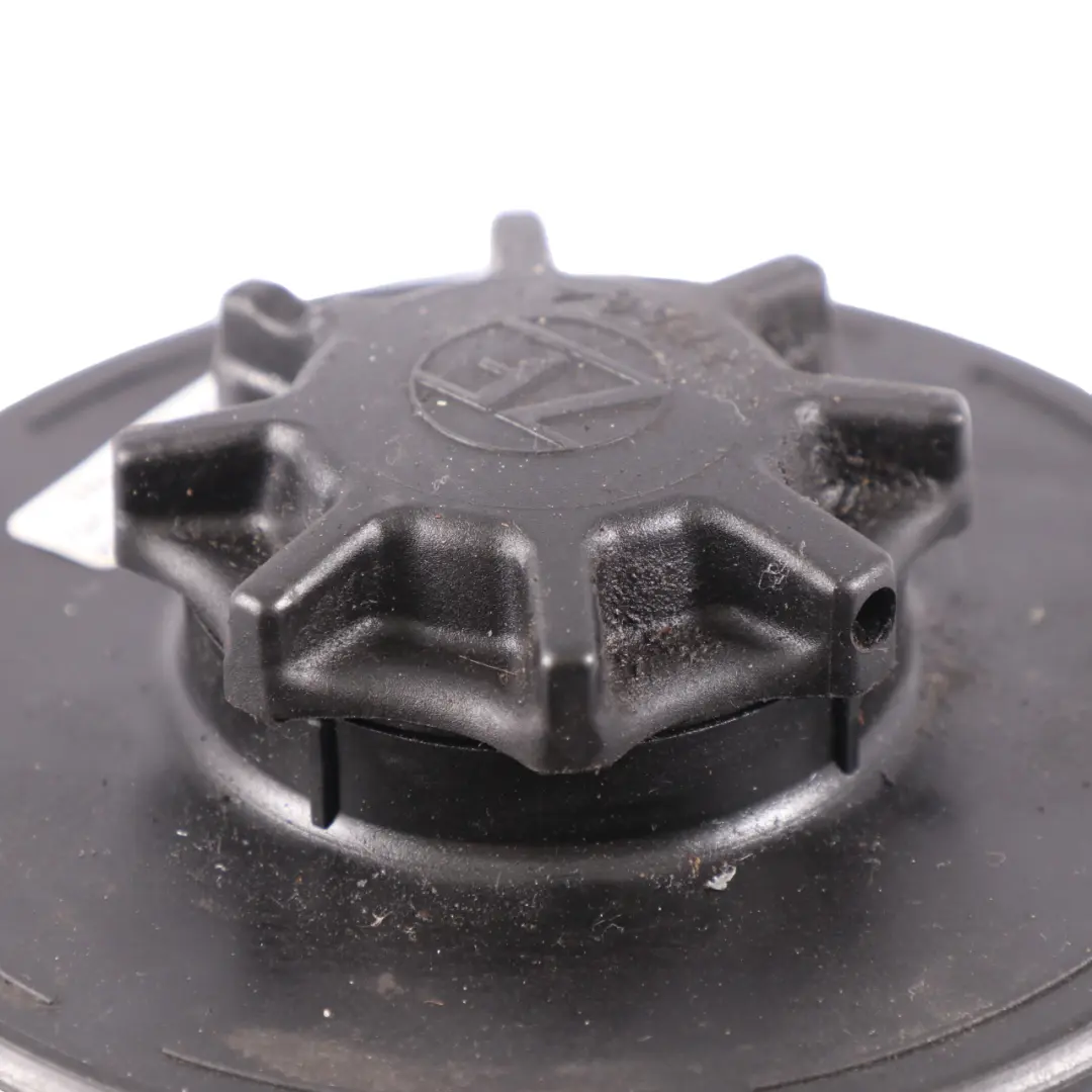 Steering Oil Reservoir Tank to Iveco Daily II Power with Part number 504073722 Iveco Daily II Power Steering Oil Reservoir Tank - SKU 504073722 - Part number 504073722