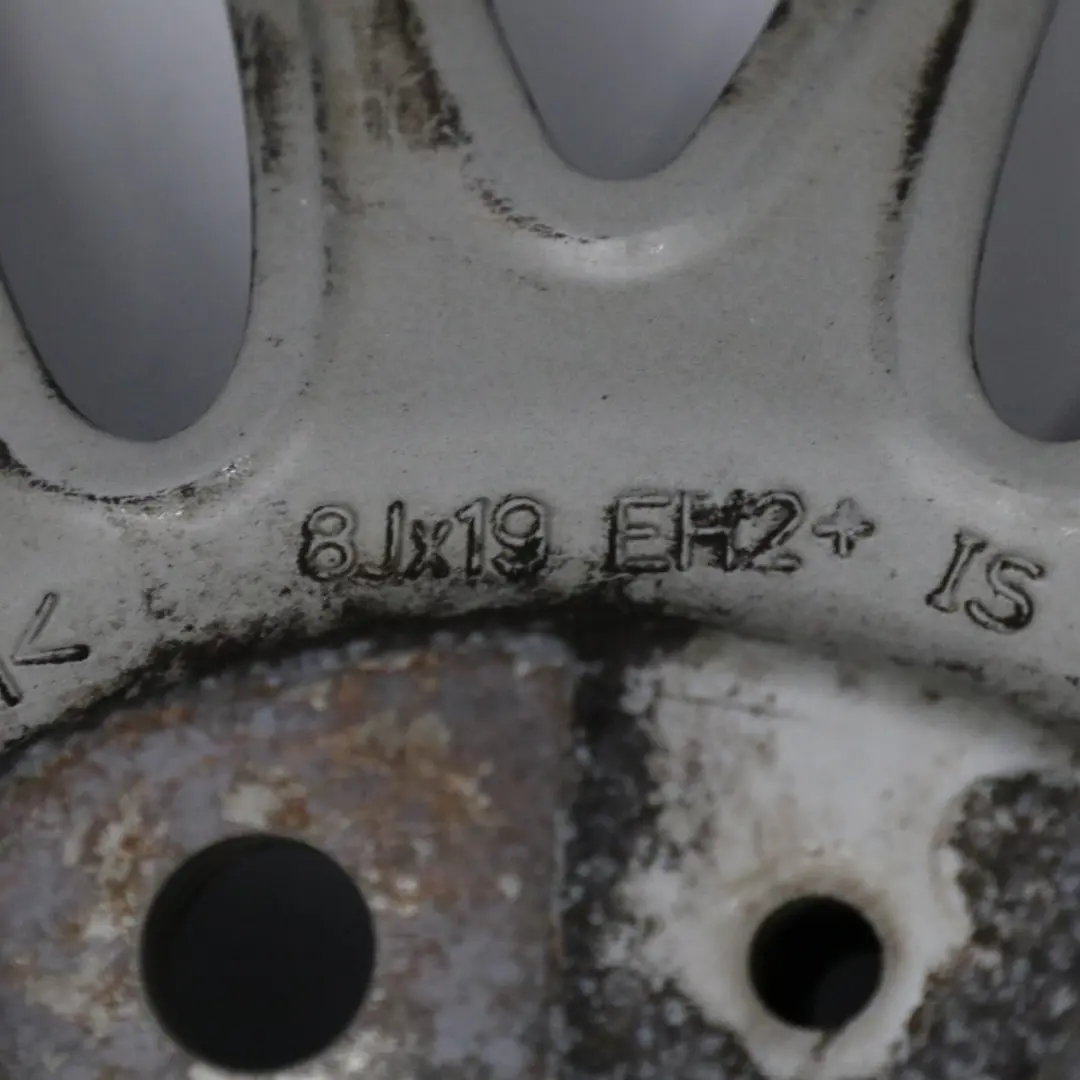 Grigio Cerchio Anteriore Lega 19" Doppi Raggi 269 8J ET:37 per BMW E90 E91 con numero di parte 6781046 BMW E90 E91 Grigio Cerchio Anteriore Lega 19" Doppi Raggi 269 8J ET:37 - SKU 6781046-2 - Numero di parte 6781046