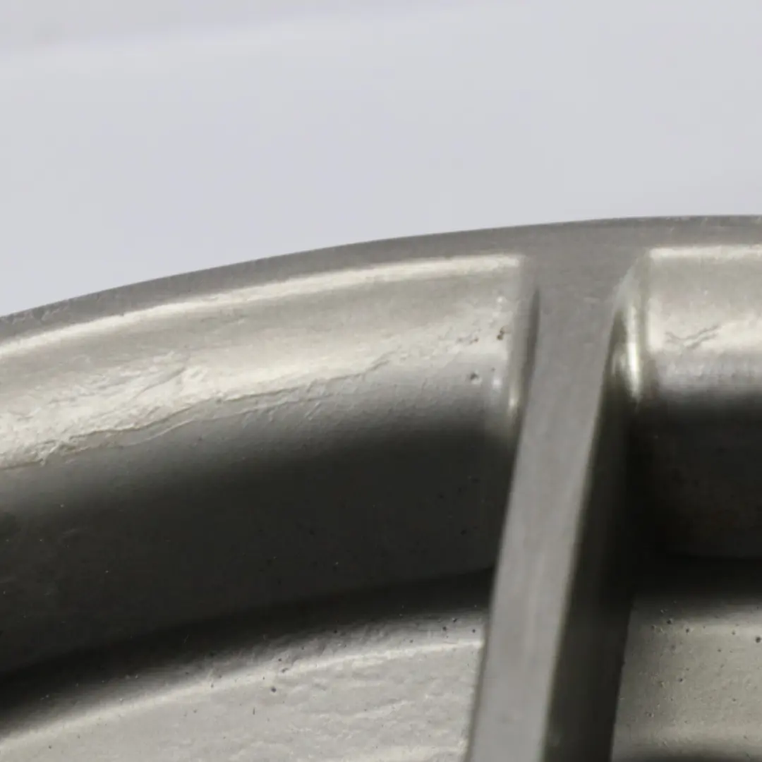 Jante alliage roues avant grises 19" 8J ET:37 pour BMW E90 E91 à propos du numéro de pièce 6781046 BMW E90 E91 Jante alliage roues avant grises 19" 8J ET:37 - SKU 6781046-2 - Numéro de pièce 6781046