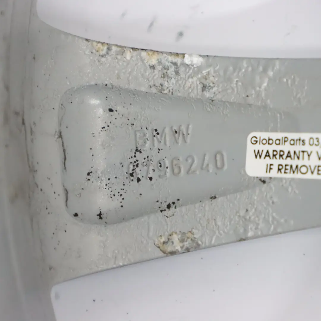 llanta de aleación de plata 17 "V Spoke 413 7,5J ET:37 para BMW F30 F31 F32 con número de pieza 6796240 BMW F30 F31 F32 llanta de aleación de plata 17 "V Spoke 413 7,5J ET:37 - SKU 6796240-2 - Número de pieza 6796240