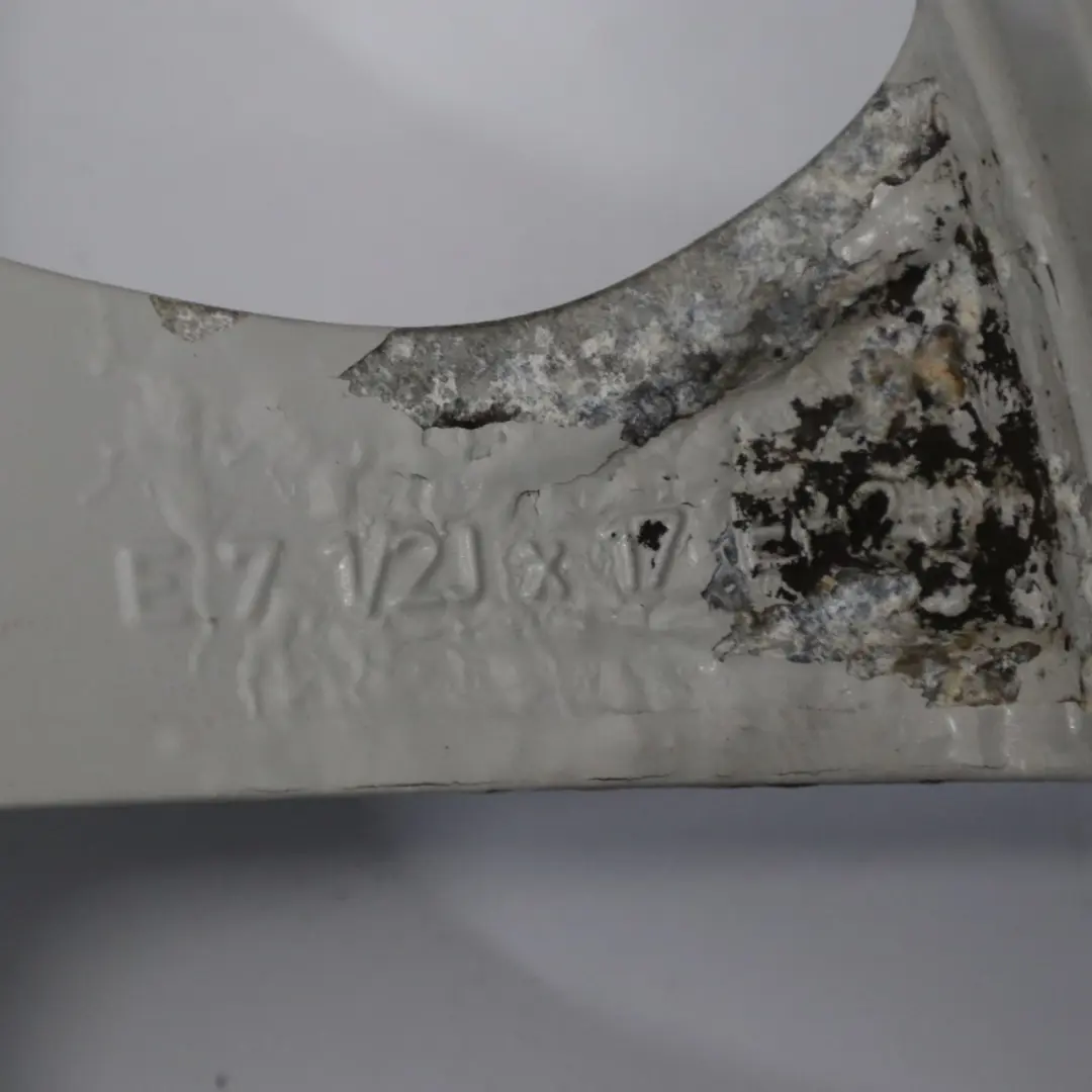 Jante en alliage argenté 17" V Spoke 621 ET:34 7,5J pour BMW X1 E84 à propos du numéro de pièce 6861846 BMW X1 E84 Jante en alliage argenté 17" V Spoke 621 ET:34 7,5J - SKU 6861846-1 - Numéro de pièce 6861846