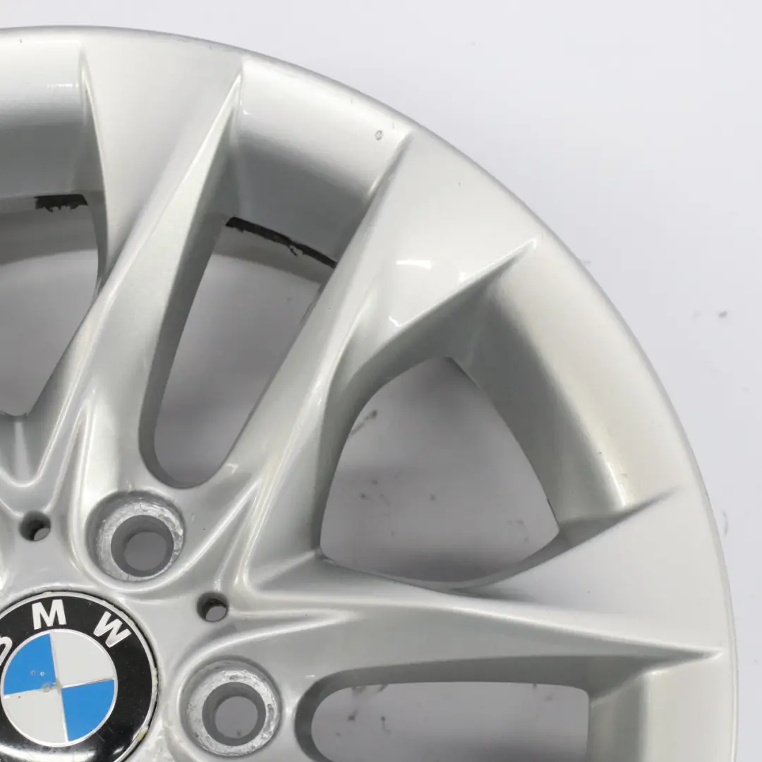 Silberne Leicht metall felge 17" V-Speiche 621 ET:34 7,5J für BMW X1 E84 mit Teilenummer 6861846 BMW X1 E84 Silberne Leicht metall felge 17" V-Speiche 621 ET:34 7,5J - SKU 6861846-1 - Teilenummer 6861846