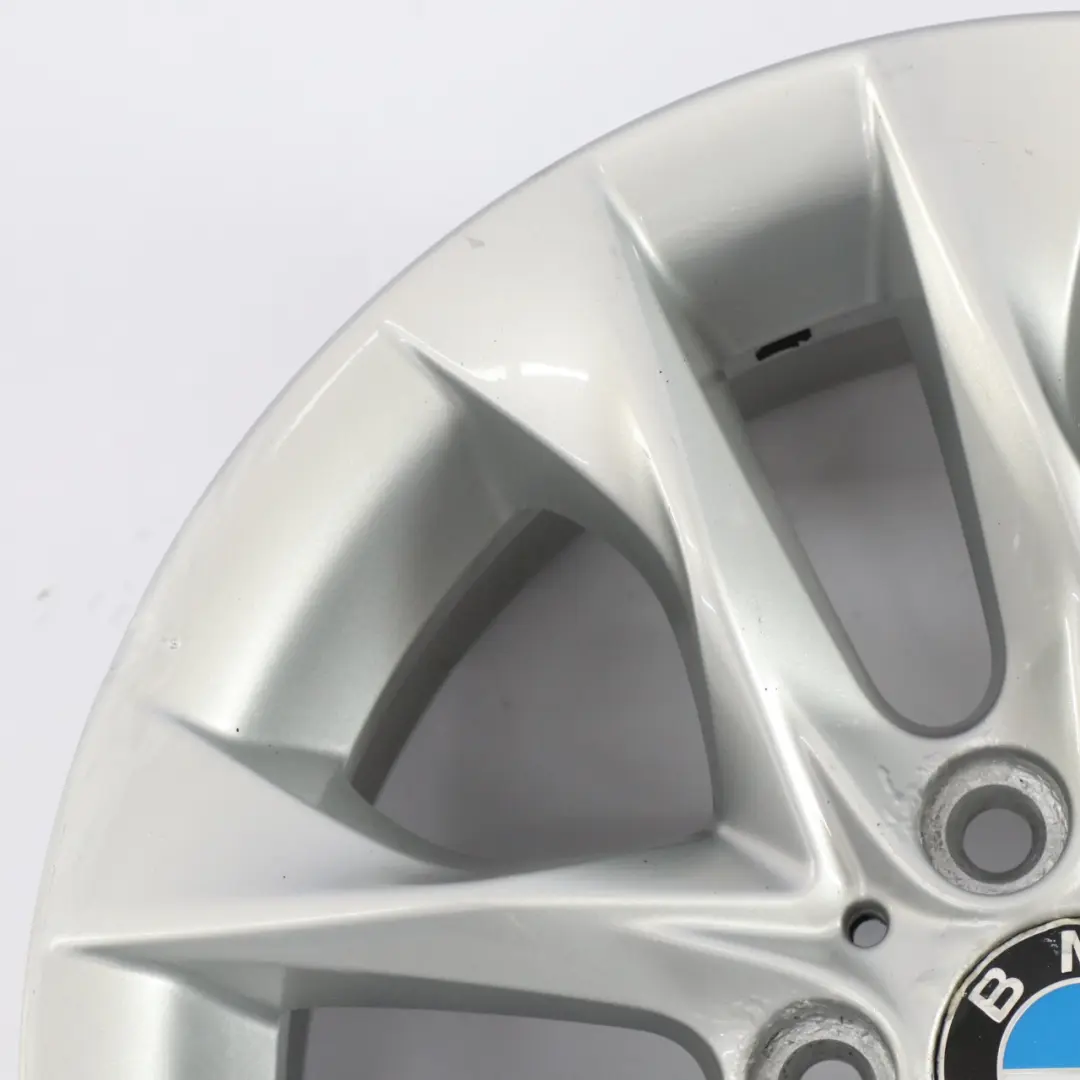Silberne Leicht metall felge 17" V-Speiche 621 ET:34 7,5J für BMW X1 E84 mit Teilenummer 6861846 BMW X1 E84 Silberne Leicht metall felge 17" V-Speiche 621 ET:34 7,5J - SKU 6861846-2 - Teilenummer 6861846