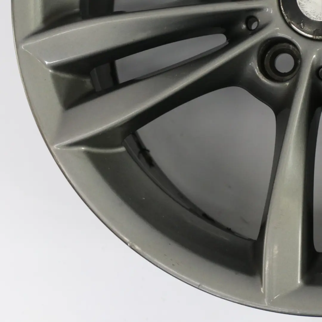 Jante arrière en alliage gris 18" V Spoke 658 8,5J ET:47 pour BMW F30 F31 LCI à propos du numéro de pièce 6866398 BMW F30 F31 LCI Jante arrière en alliage gris 18" V Spoke 658 8,5J ET:47 - SKU 6866398-2 - Numéro de pièce 6866398