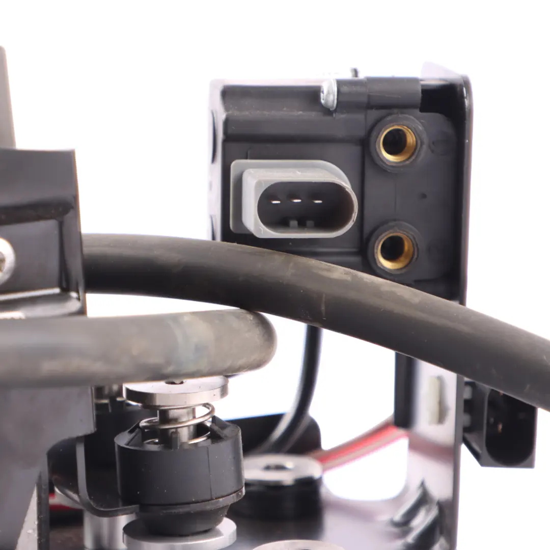 BMW F01 F02 F07 F11 Air Supply Suspension Compressor Motor 6789450 - SKU 6875176-2 - Part number 6875176