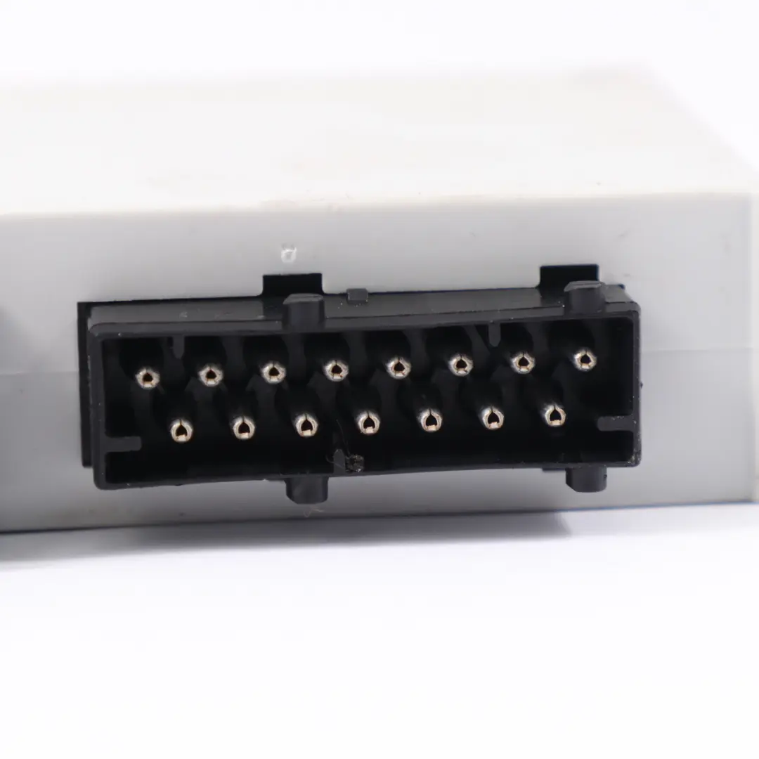 Body Control Unit Module Junction Box to BMW E46 GM V with Part number 6907657 BMW E46 GM V Body Control Unit Module Junction Box - SKU 6907657 - Part number 6907657