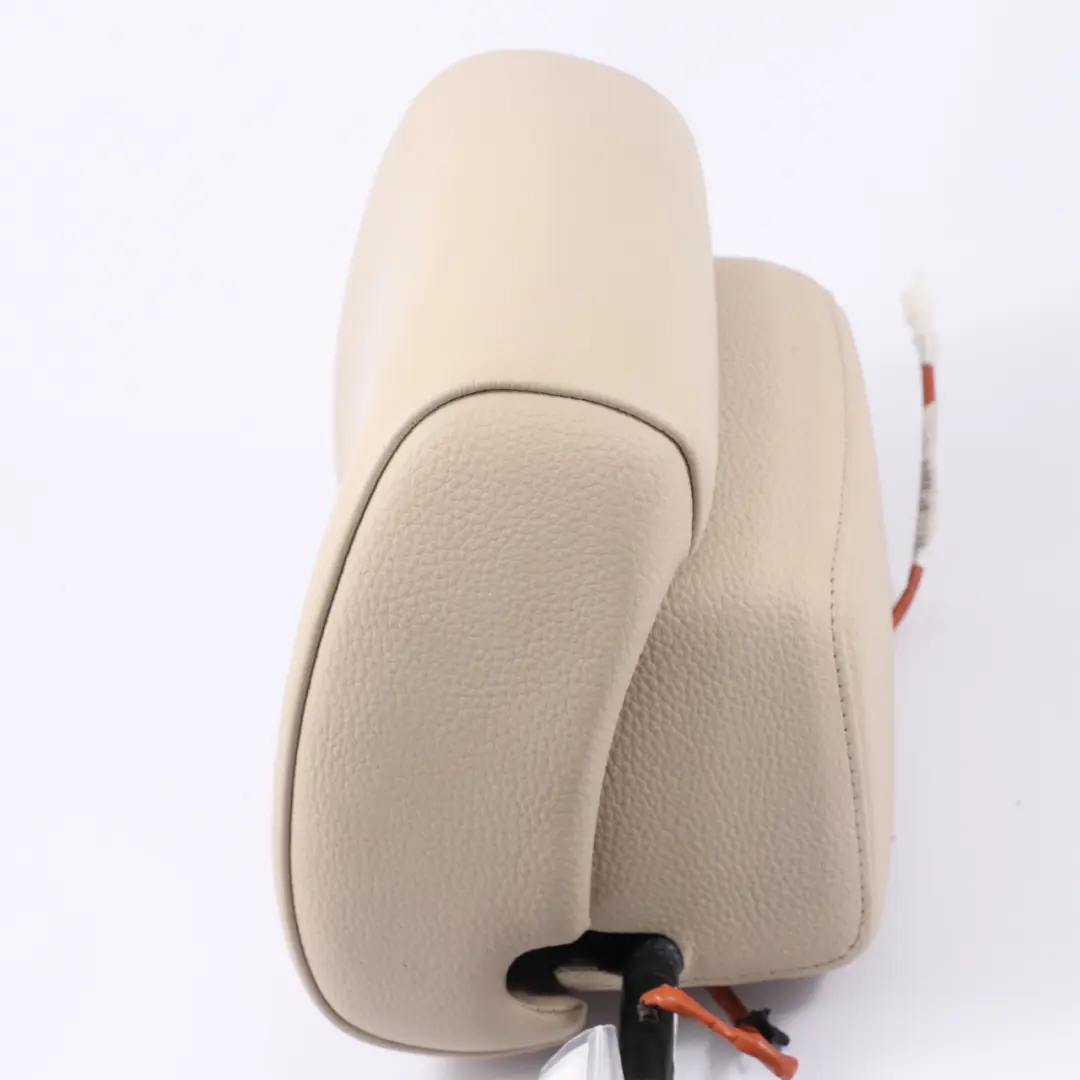 Sedile anteriore sinistro Poggiatesta Pelle Crema Beige per BMW E93 Cabrio con numero di parte 6989959 BMW E93 Cabrio Sedile anteriore sinistro Poggiatesta Pelle Crema Beige - SKU 6989959 - Numero di parte 6989959