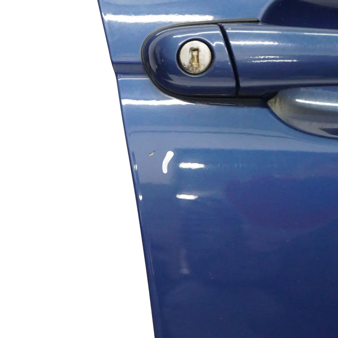 Porta anteriore destra Topasblau Topaz Blue Metallic - 364 per BMW E46 con numero di parte 7034152 BMW E46 Porta anteriore destra Topasblau Topaz Blue Metallic - 364 - SKU 7034152-TPB - Numero di parte 7034152