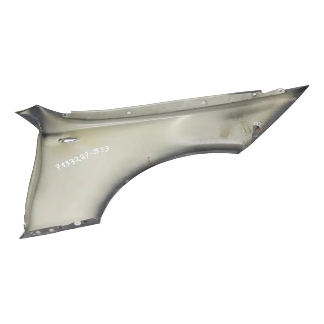 Pannello laterale parafango anteriore sinistro Black Sapphire - 475 per BMW E81 E87 con numero di parte 7133227 BMW E81 E87 Pannello laterale parafango anteriore sinistro Black Sapphire - 475 - SKU 7133227-BS3 - Numero di parte 7133227