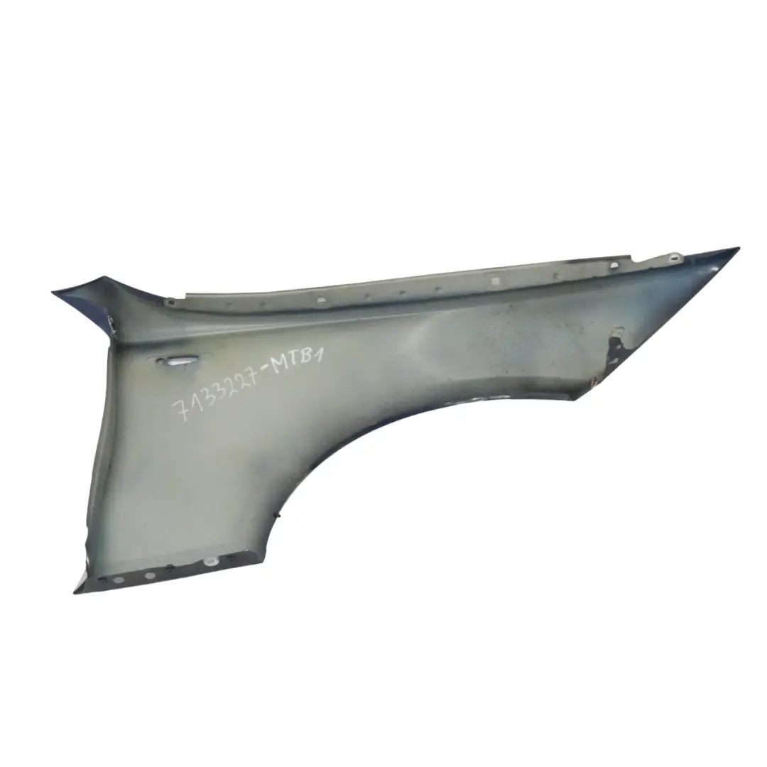 Panel Lateral Guardabarros Delantero Izquierdo Montegoblau Azul A51 para BMW E81 E87 con número de pieza 7133227 BMW E81 E87 Panel Lateral Guardabarros Delantero Izquierdo Montegoblau Azul A51 - SKU 7133227-MTB1 - Número de pieza 7133227