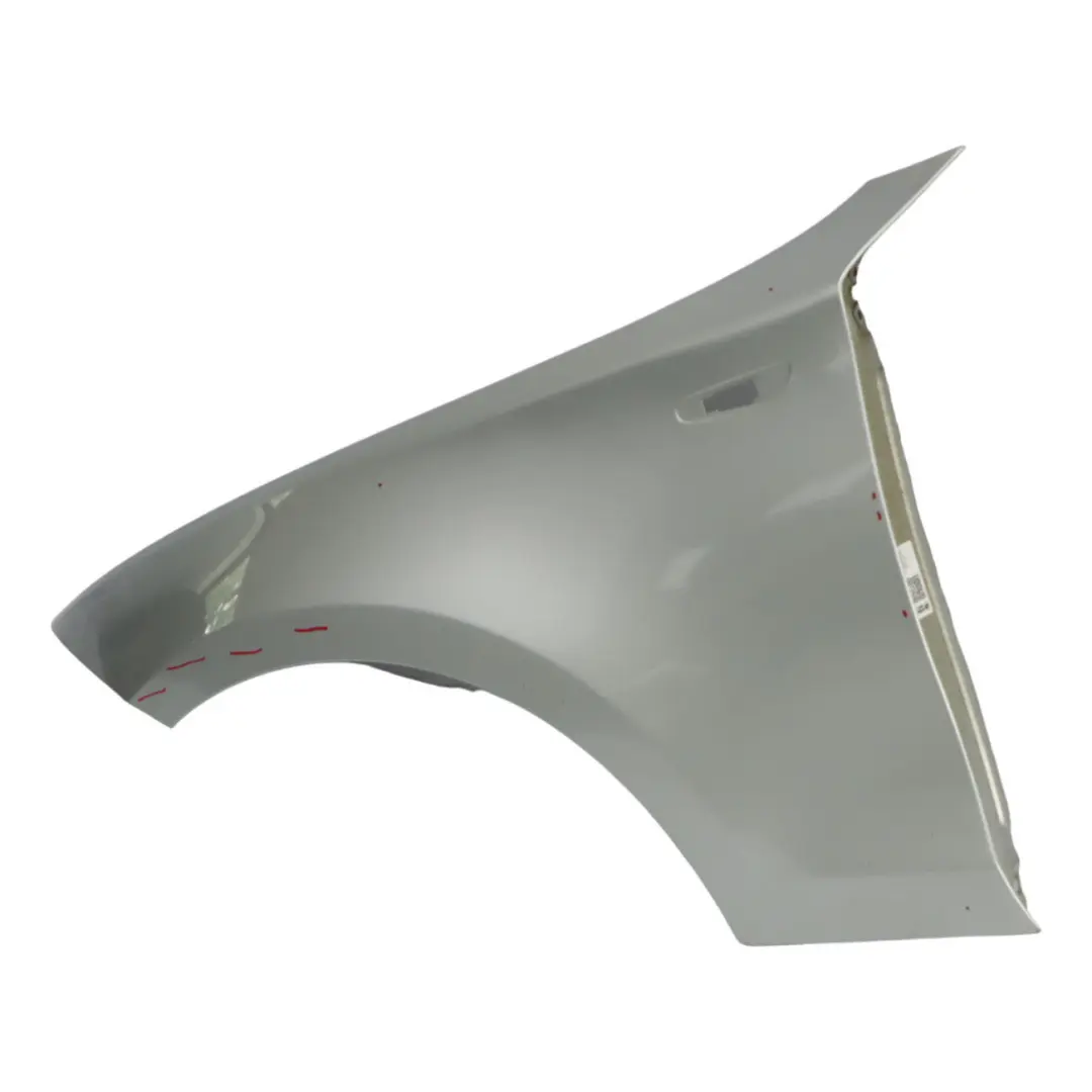 Panel lateral Guardabarros Delantero Izquierdo Titansilber Plata 354 para BMW E81 E87 con número de pieza 7133227 BMW E81 E87 Panel lateral Guardabarros Delantero Izquierdo Titansilber Plata 354 - SKU 7133227-TS2 - Número de pieza 7133227