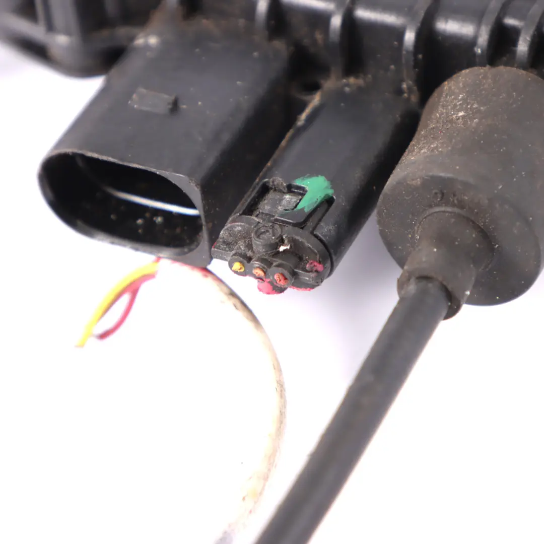 Verrouillage Porte Arrière Droite Fermeture en douceur Automatique pour BMW F10 F11 à propos du numéro de pièce 7154516 BMW F10 F11 Verrouillage Porte Arrière Droite Fermeture en douceur Automatique - SKU 7154516-1 - Numéro de pièce 7154516