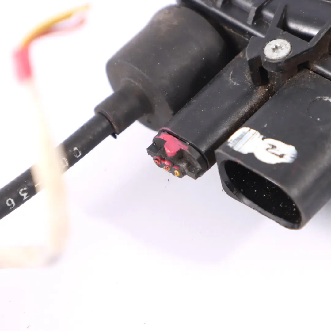 Verrouillage Porte Arrière Droite Fermeture en douceur Automatique pour BMW F10 F11 à propos du numéro de pièce 7154516 BMW F10 F11 Verrouillage Porte Arrière Droite Fermeture en douceur Automatique - SKU 7154516-1 - Numéro de pièce 7154516