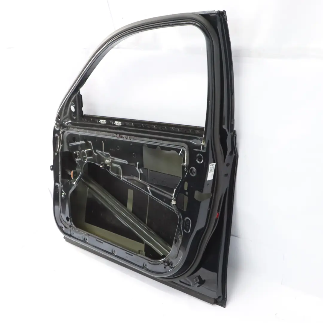 Tür vorne rechts Schwarz Saphir Metallic - 475 für BMW E60 E61 mit Teilenummer 7202340 BMW E60 E61 Tür vorne rechts Schwarz Saphir Metallic - 475 - SKU 7202340-BS1 - Teilenummer 7202340