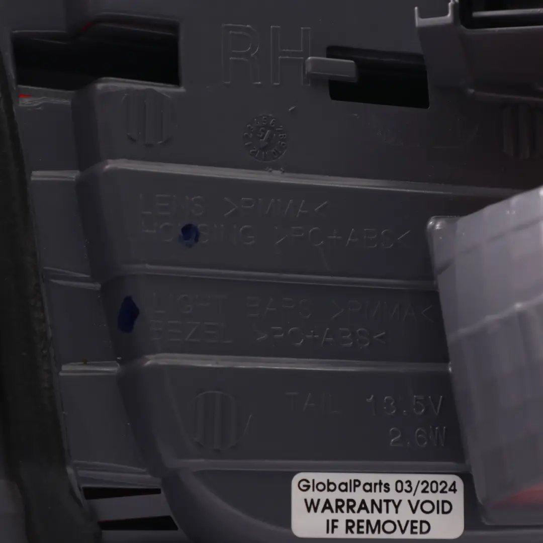 Light BMW X3 F25 Lamp Trim In Trunk Lid Tailgate Right O/S to Rear with Part number 7217310 Rear Light BMW X3 F25 Lamp Trim In Trunk Lid Tailgate Right O/S - SKU 7217310 - Part number 7217310