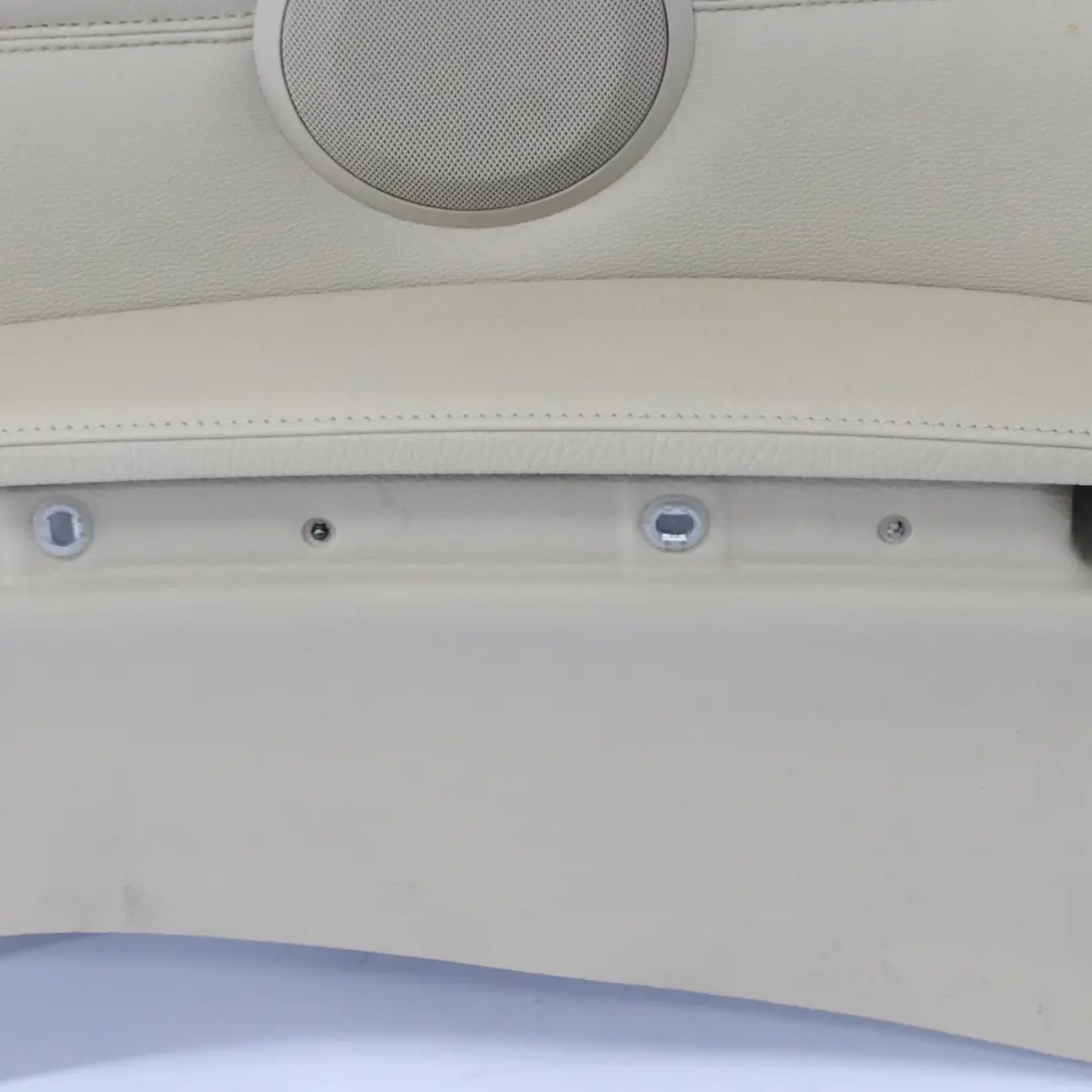 Panel lateral trasero derecho Cabrio Forro Cuero Crema Beige para BMW E93 con número de pieza 7218932 BMW E93 Panel lateral trasero derecho Cabrio Forro Cuero Crema Beige - SKU 7218932 - Número de pieza 7218932