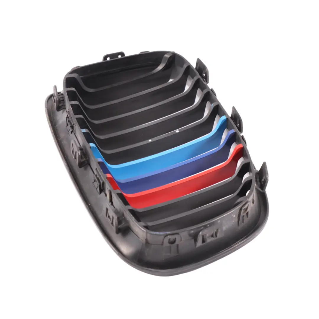 Griglia anteriore BMW F20 F21 Paraurti centrale copertura cromata N/S per con numero di parte 7239021 Griglia anteriore BMW F20 F21 Paraurti centrale copertura cromata N/S - SKU 7239021-3 - Numero di parte 7239021