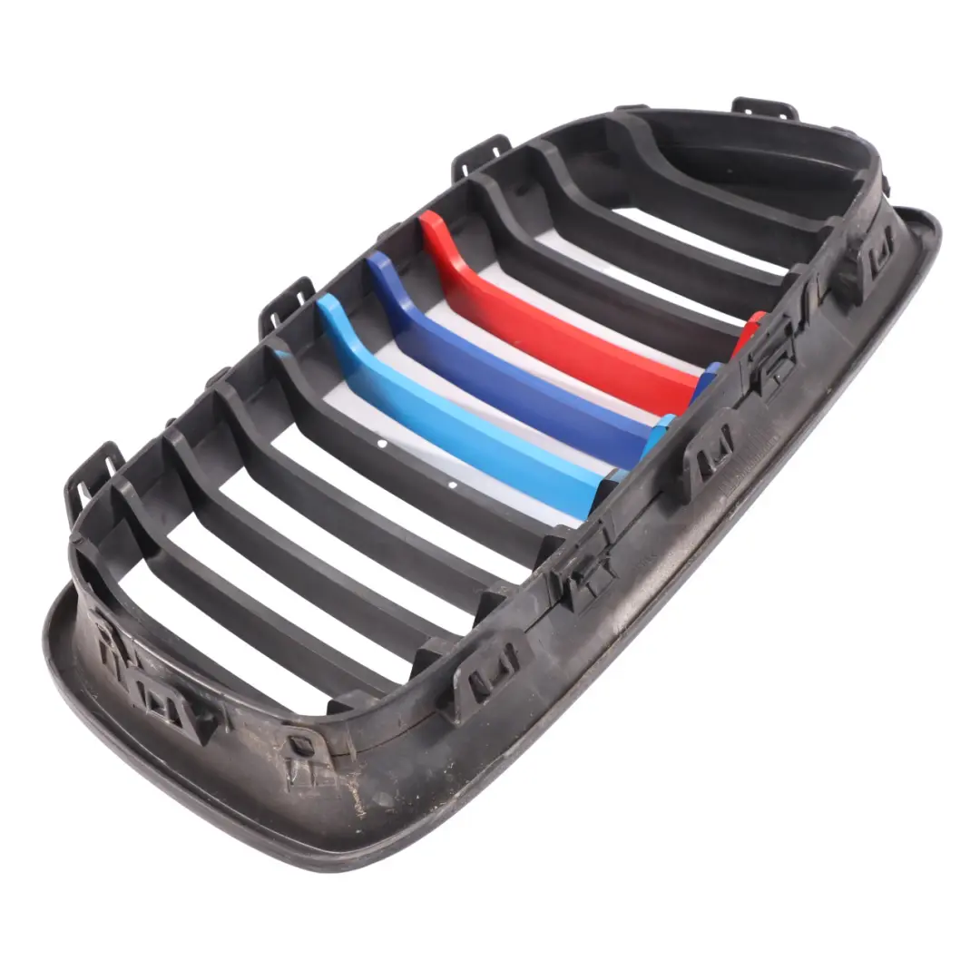 Griglia anteriore BMW F20 F21 Paraurti centrale copertura cromata N/S per con numero di parte 7239021 Griglia anteriore BMW F20 F21 Paraurti centrale copertura cromata N/S - SKU 7239021-3 - Numero di parte 7239021