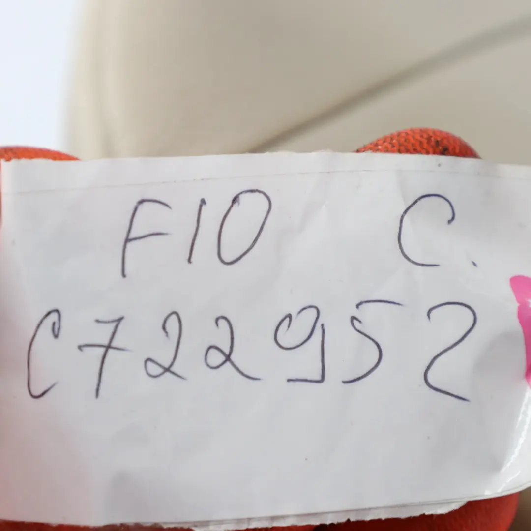 Fotel Prawy Przód Przedni Grzany Skóra Dakota Oyster do BMW F10 F11 o numerze 7260500 BMW F10 F11 Fotel Prawy Przód Przedni Grzany Skóra Dakota Oyster - SKU 7260500-6 - Numer Części 7260500