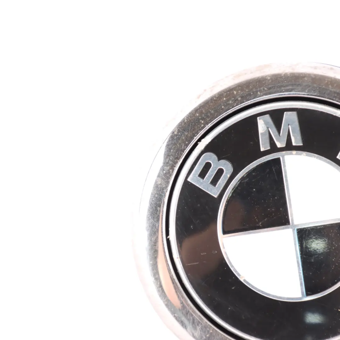 Emblema bagagliaio BMW F20 F21 Pulsante coperchio apertura posteriore per con numero di parte 7270728 Emblema bagagliaio BMW F20 F21 Pulsante coperchio apertura posteriore - SKU 7270728-17 - Numero di parte 7270728