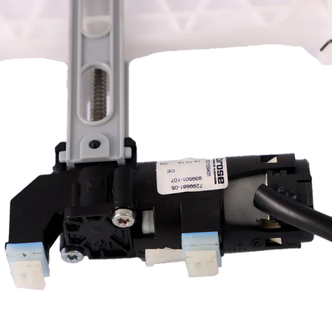 Mechanizm Regulacji Pionowej Zagłówka Fotela Przedniego do BMW G30 G12 o numerze 7299681 BMW G30 G12 Mechanizm Regulacji Pionowej Zagłówka Fotela Przedniego - SKU 7299681 - Numer Części 7299681