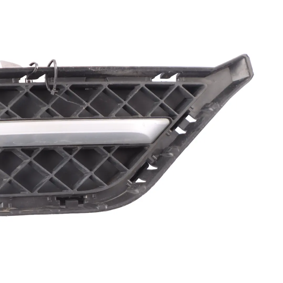 Paragolpes Delantero Parte Inferior Rejilla Derecha Negro para BMW X1 E84 con número de pieza 7303754 BMW X1 E84 Paragolpes Delantero Parte Inferior Rejilla Derecha Negro - SKU 7303754-1 - Número de pieza 7303754