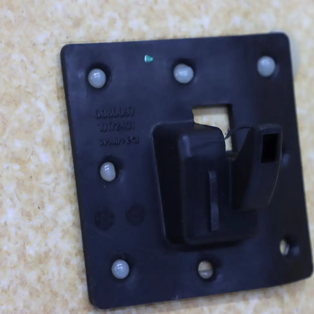 BMW F01 F10 LCI Panneau arrière du dossier siège confort avant Elfenbein Weiss - SKU 7319073 - Numéro de pièce 7319073