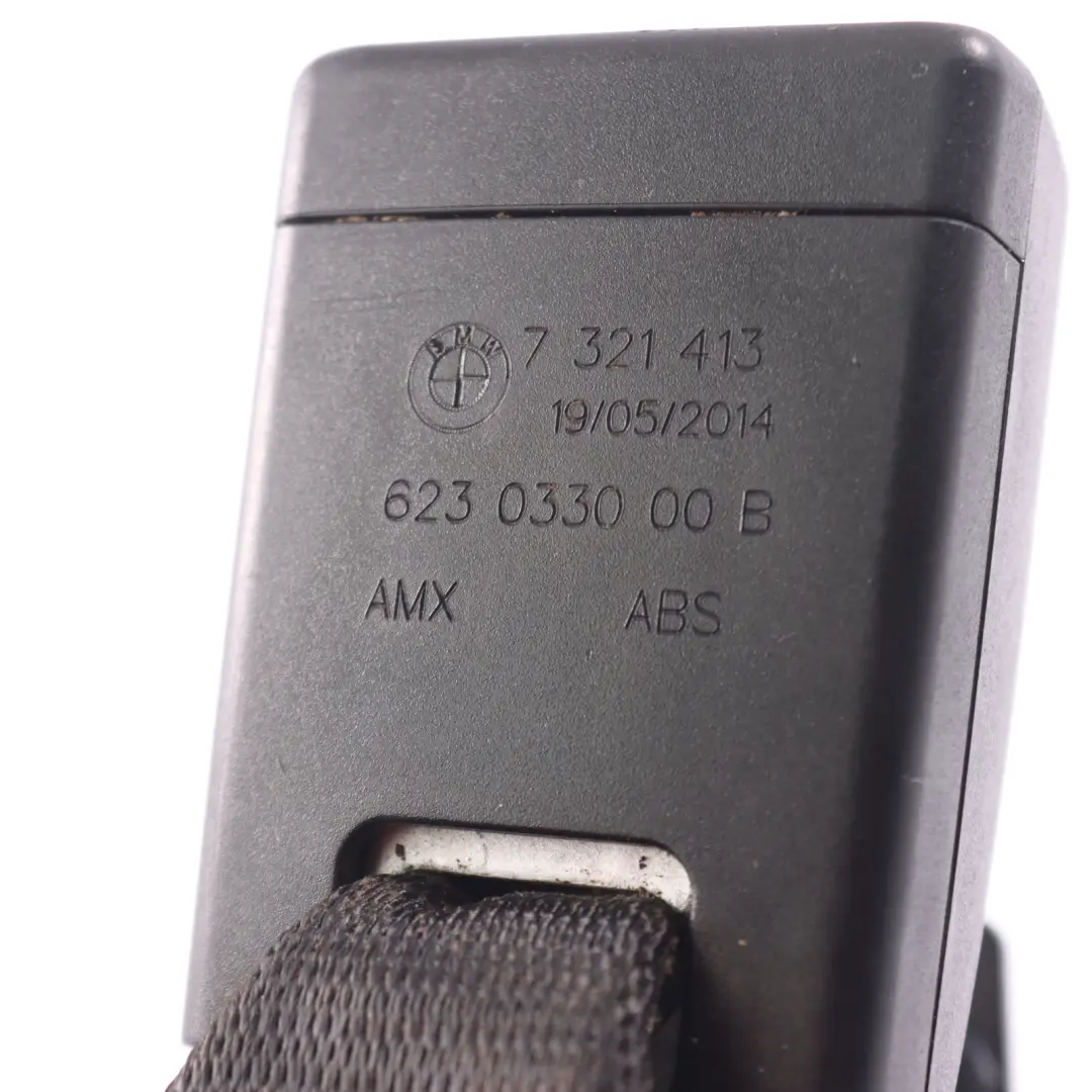  Loquet de ceinture BMW X5 F15 Boucle centrale de siège arrière noire - SKU 7321413 - Numéro de pièce 7321413