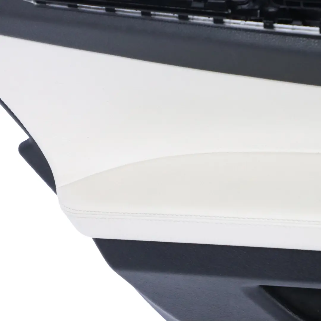 Pannello rivestimento posteriore sinistro Scheda Porta Pelle Bianco per BMW F01 LCI con numero di parte 7332905 BMW F01 LCI Pannello rivestimento posteriore sinistro Scheda Porta Pelle Bianco - SKU 7332905 - Numero di parte 7332905