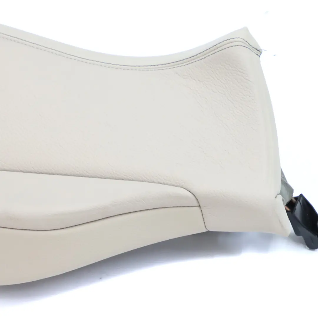 Panel Lateral Asiento Trasero Derecho Embellecedor Cuero Oyster para BMW F34 GT con número de pieza 7341798 BMW F34 GT Panel Lateral Asiento Trasero Derecho Embellecedor Cuero Oyster - SKU 7341798 - Número de pieza 7341798