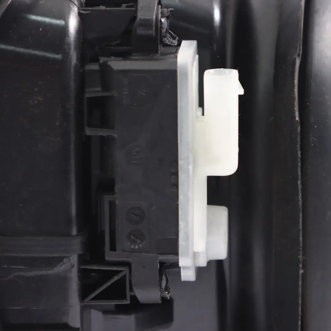  Tapa del depósito combustible BMW G30 Fuel Filler Flap Base Carrier Pot - SKU 7391833-1 - Número de pieza 7391833