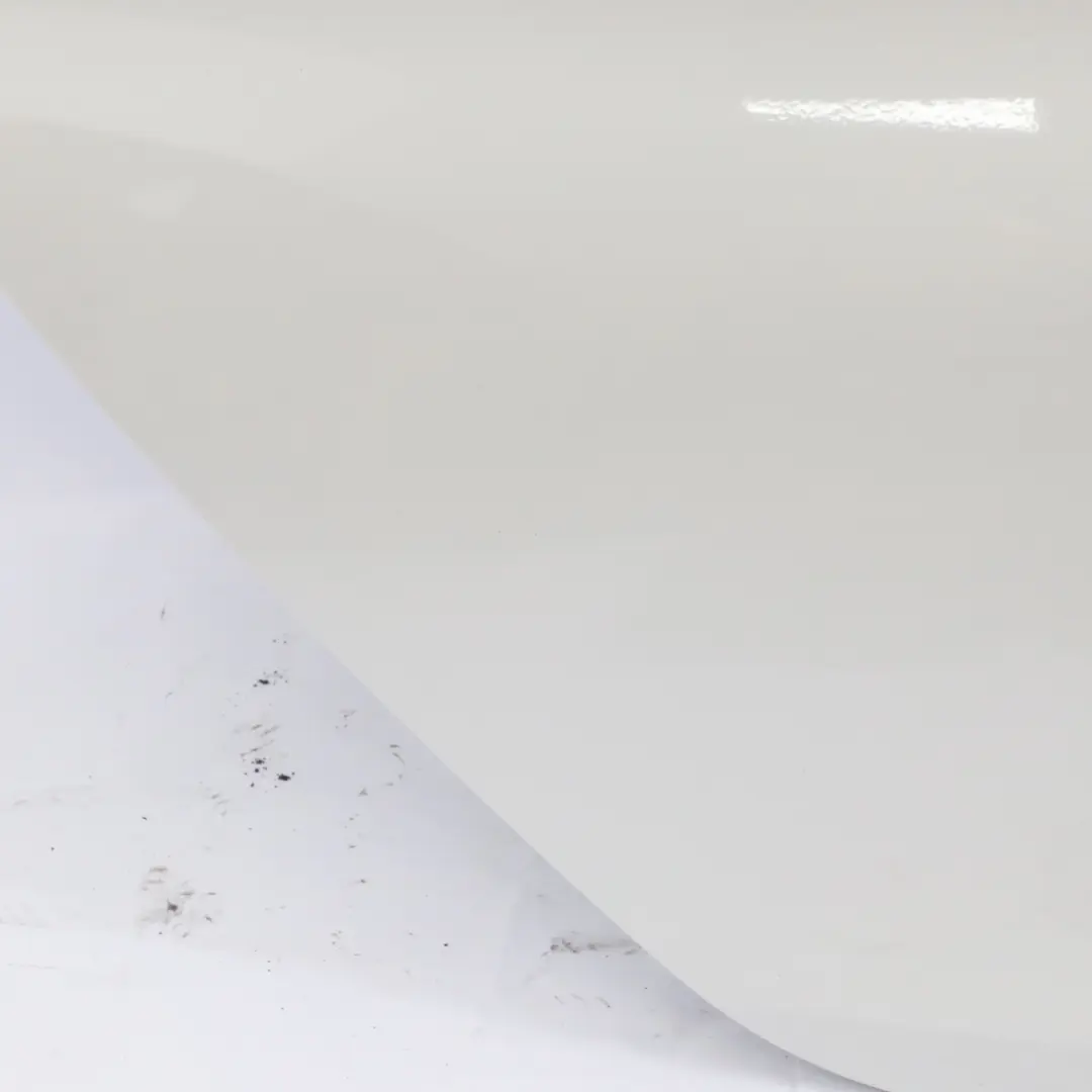 Porta posteriore destra Mineralweiss Mineral White - A96 per BMW F46 Gran Tourer con numero di parte 7392326 BMW F46 Gran Tourer Porta posteriore destra Mineralweiss Mineral White - A96 - SKU 7392326-MW1 - Numero di parte 7392326