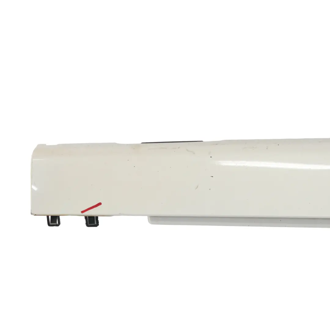  Faldón lateral BMW F46 Listón de umbral Derecho Mineralweiss White - A96 - SKU 7403806-MW - Número de pieza 7403806