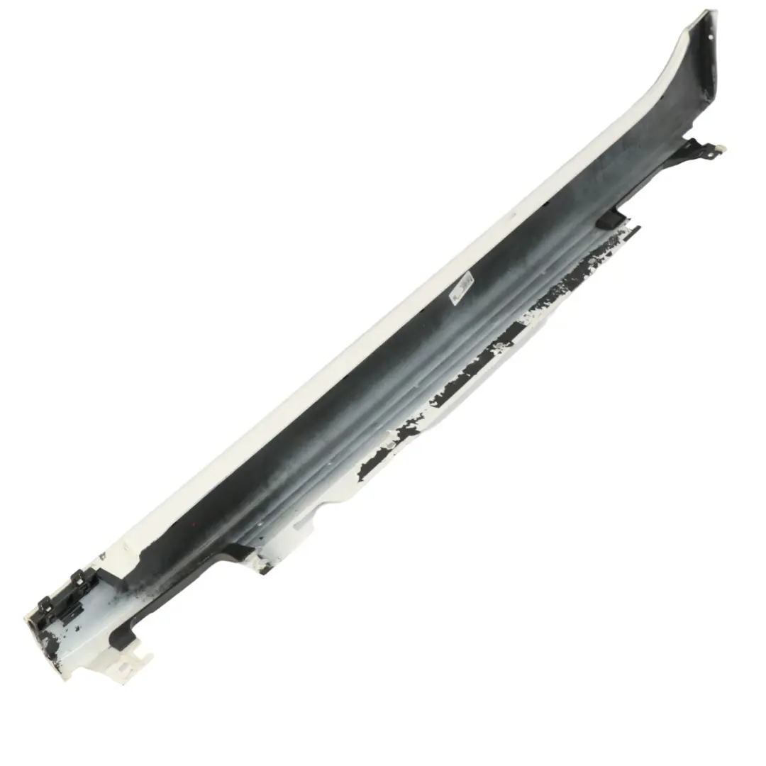  Faldón lateral BMW F46 Listón de umbral Derecho Mineralweiss White - A96 - SKU 7403806-MW - Número de pieza 7403806