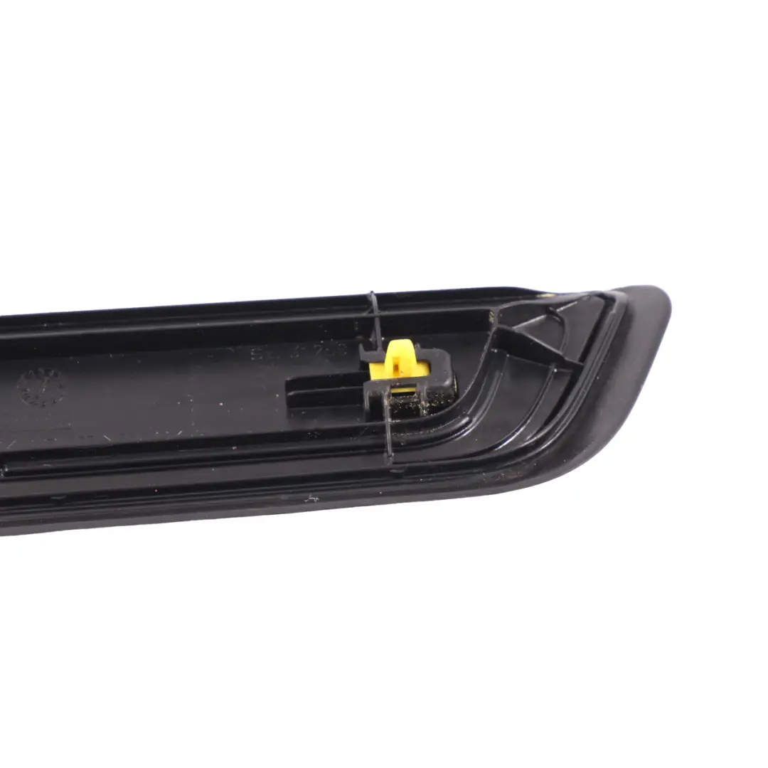 Coperchio davanzale d'ingresso davanzale anteriore destra sinistra per BMW G20 G21 con numero di parte 7407387 BMW G20 G21 Coperchio davanzale d'ingresso davanzale anteriore destra sinistra - SKU 7407387 - Numero di parte 7407387