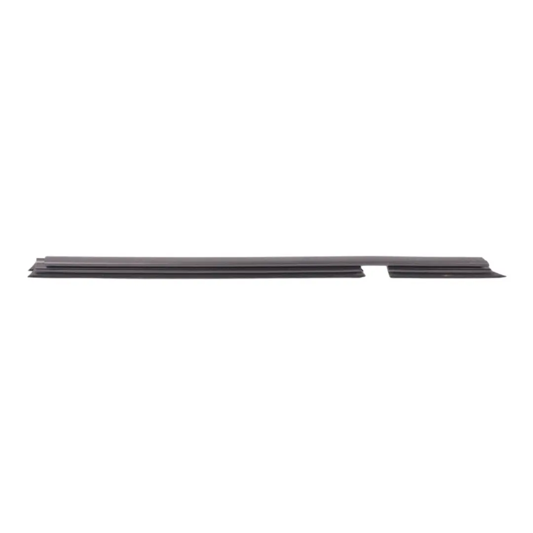 Guarnizione finestrino BMW G20 G21 Porta posteriore sinistra Guarnizione Interna per con numero di parte 7407421 Guarnizione finestrino BMW G20 G21 Porta posteriore sinistra Guarnizione Interna - SKU 7407421 - Numero di parte 7407421