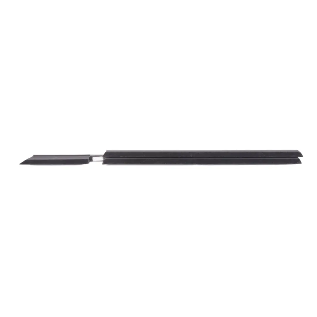 Guarnizione finestrino BMW G20 G21 Porta posteriore sinistra Guarnizione Interna per con numero di parte 7407421 Guarnizione finestrino BMW G20 G21 Porta posteriore sinistra Guarnizione Interna - SKU 7407421 - Numero di parte 7407421