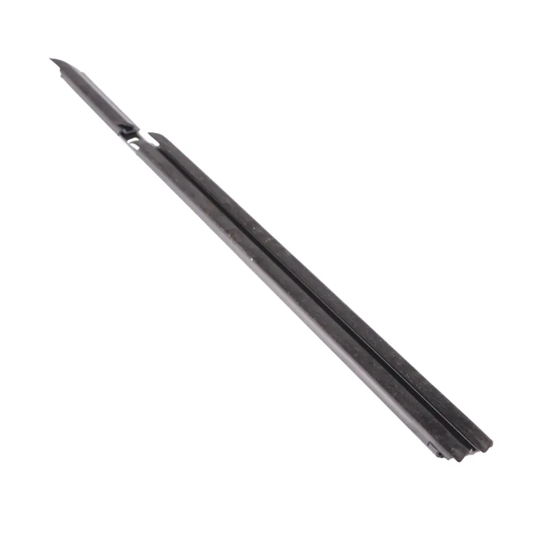 Guarnizione finestrino BMW G20 G21 Porta posteriore sinistra Guarnizione Interna per con numero di parte 7407421 Guarnizione finestrino BMW G20 G21 Porta posteriore sinistra Guarnizione Interna - SKU 7407421 - Numero di parte 7407421