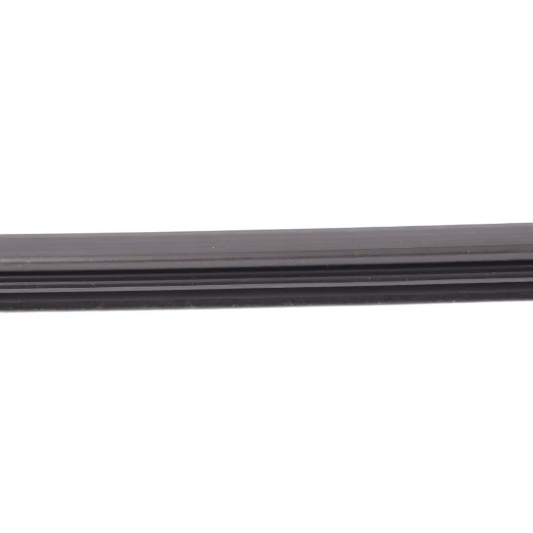 Guarnizione finestrino BMW G20 G21 Porta posteriore sinistra Guarnizione Interna per con numero di parte 7407421 Guarnizione finestrino BMW G20 G21 Porta posteriore sinistra Guarnizione Interna - SKU 7407421 - Numero di parte 7407421