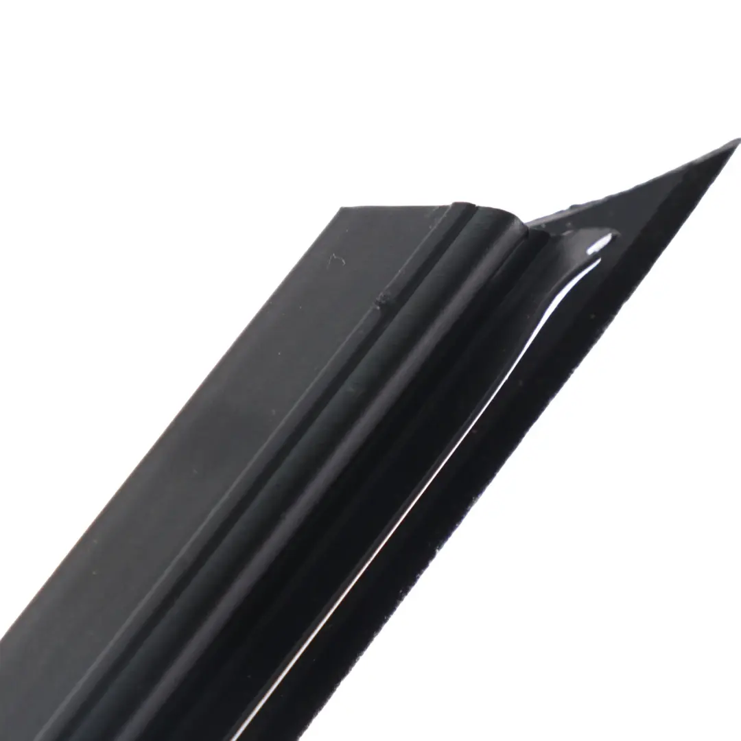 Guarnizione finestrino BMW G20 G21 Porta posteriore sinistra Guarnizione Interna per con numero di parte 7407421 Guarnizione finestrino BMW G20 G21 Porta posteriore sinistra Guarnizione Interna - SKU 7407421 - Numero di parte 7407421