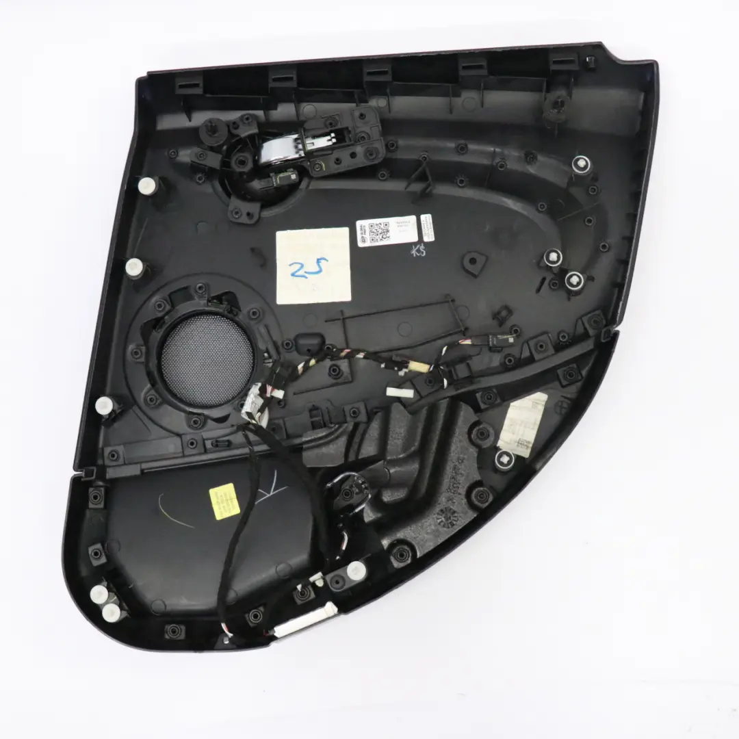 Boczek Drzwi Lewy Przód Carbon Black Czarny do Mini F55 o numerze 7429335 Mini F55 Boczek Drzwi Lewy Przód Carbon Black Czarny - SKU 7429335-2 - Numer Części 7429335