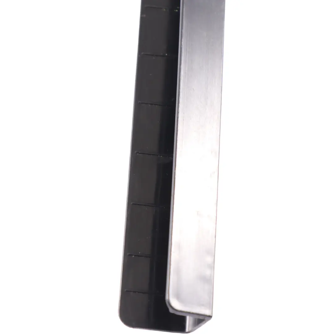 Pilar Embellecedor BMW G20 Puerta Delantera Izquierda Tapa Tira Shadow Line para B con número de pieza 7465137 B Pilar Embellecedor BMW G20 Puerta Delantera Izquierda Tapa Tira Shadow Line - SKU 7465137 - Número de pieza 7465137