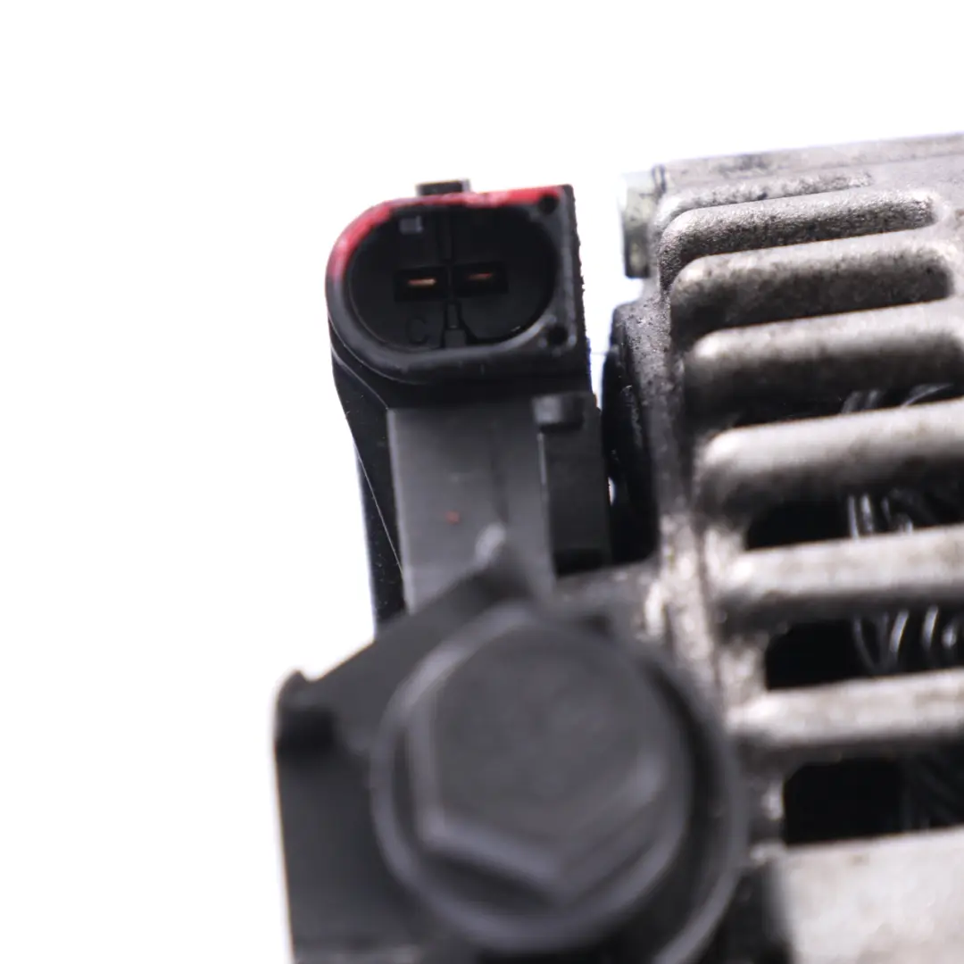 Alternator Benzyna 180A do BMW E60 E61 E81 E87 LCI E90 E91 E92 E93 o numerze 7550469 BMW E60 E61 E81 E87 LCI E90 E91 E92 E93 Alternator Benzyna 180A - SKU 7550469-3 - Numer Części 7550469