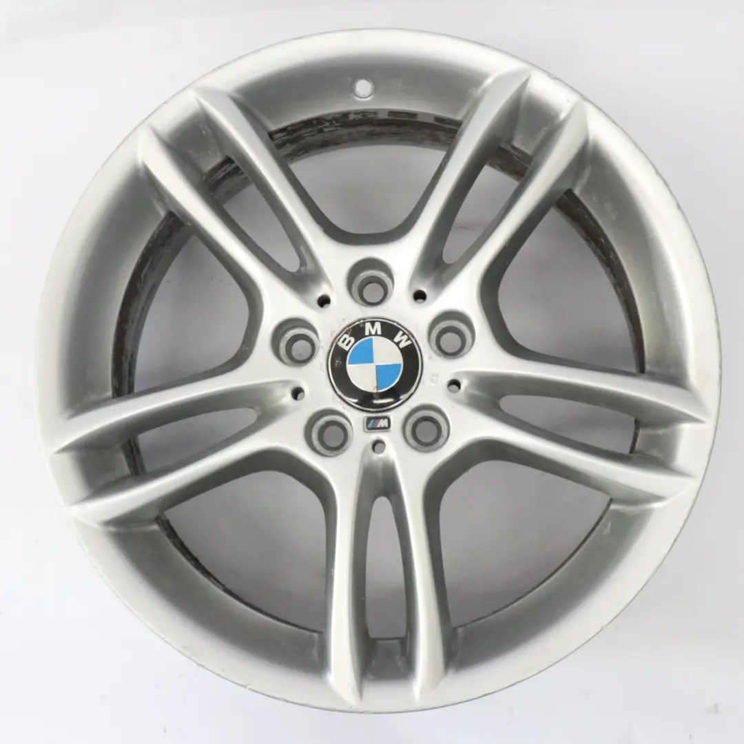 Llanta Aleación Trasera Plateada 18" 8,5J ET:52 para BMW E81 E87 con número de pieza 7842608 BMW E81 E87 Llanta Aleación Trasera Plateada 18" 8,5J ET:52 - SKU 7842608-3 - Número de pieza 7842608