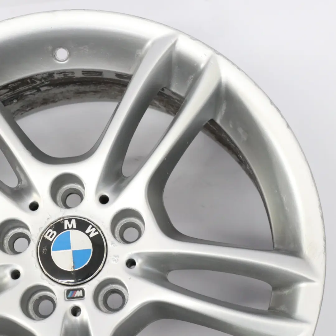 lega posteriore argento 18" 8,5J ET:52 M Doppie razze 261 per BMW E81 E87 con numero di parte 7842608 BMW E81 E87 lega posteriore argento 18" 8,5J ET:52 M Doppie razze 261 - SKU 7842608-3 - Numero di parte 7842608
